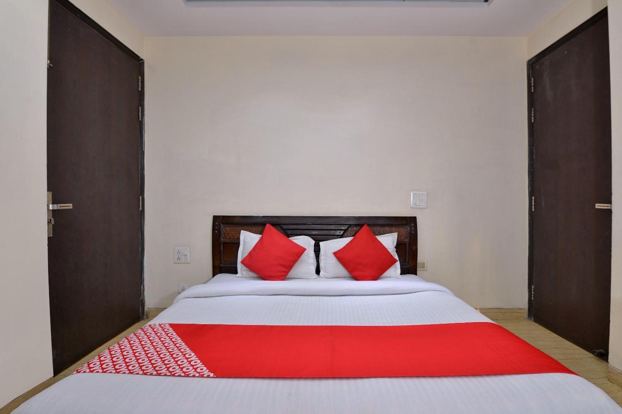 Collection O Lotus Hotel New Delhi